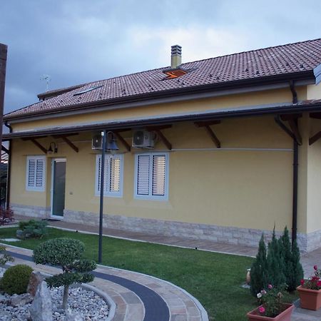 Ostello Villafranca Pignola Εξωτερικό φωτογραφία