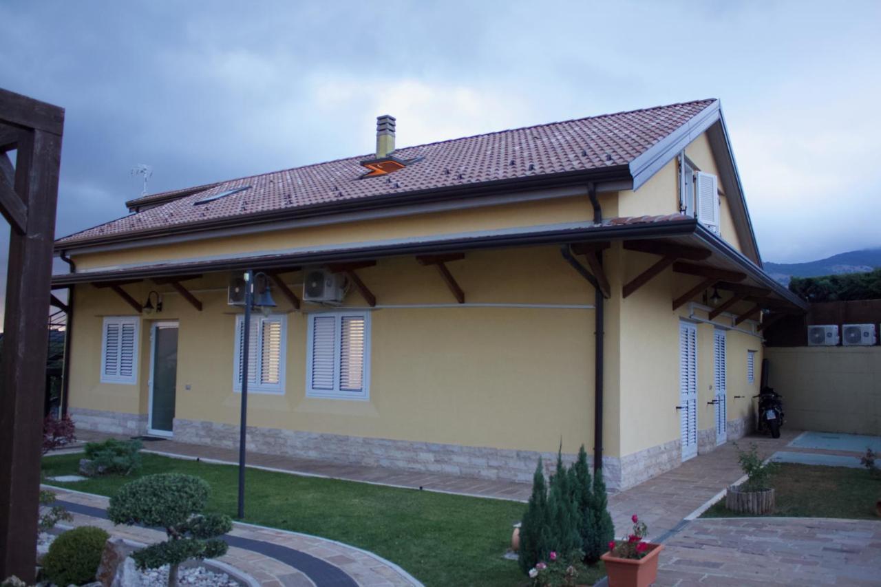 Ostello Villafranca Pignola Εξωτερικό φωτογραφία